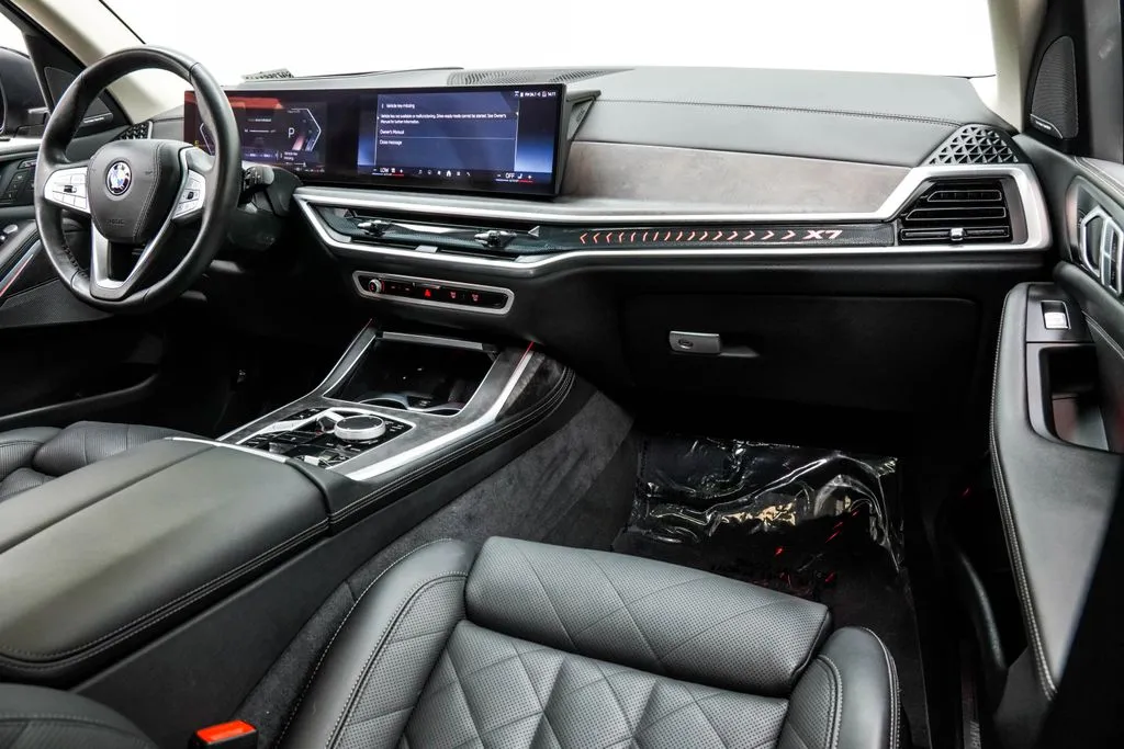 2025 BMW X7 40i - Photo 24