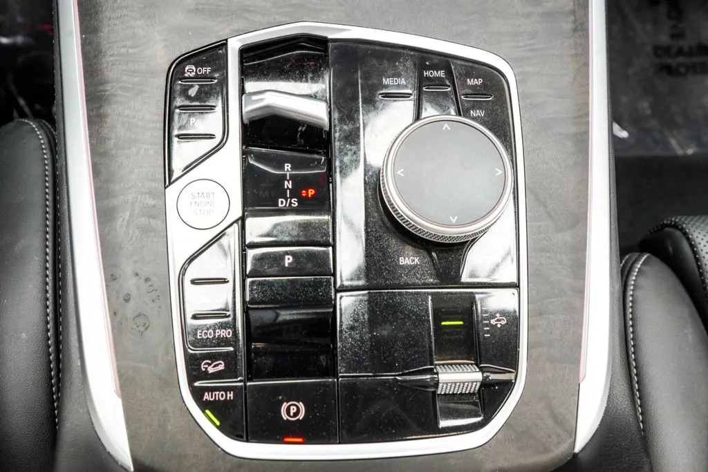 2025 BMW X7 40i - Photo 28