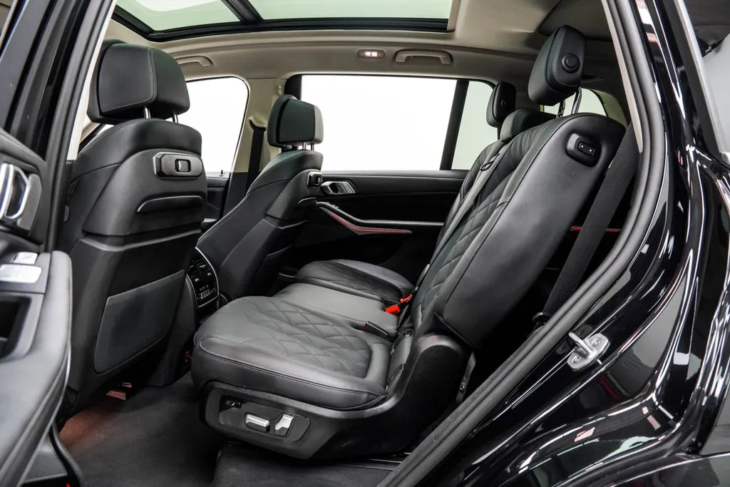 2025 BMW X7 40i - Photo 19
