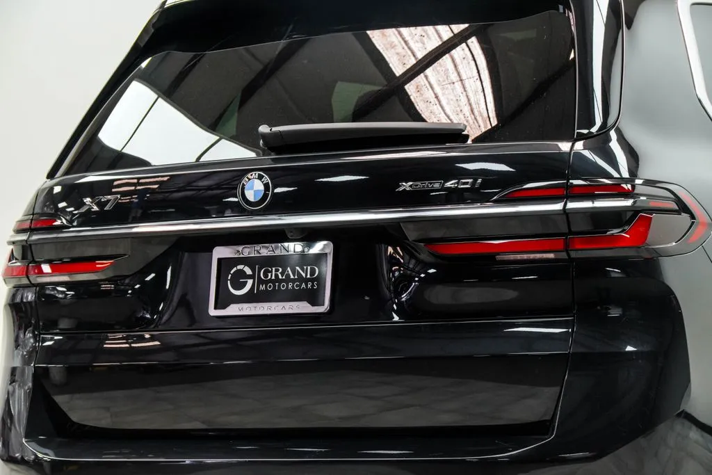 2025 BMW X7 40i - Photo 14