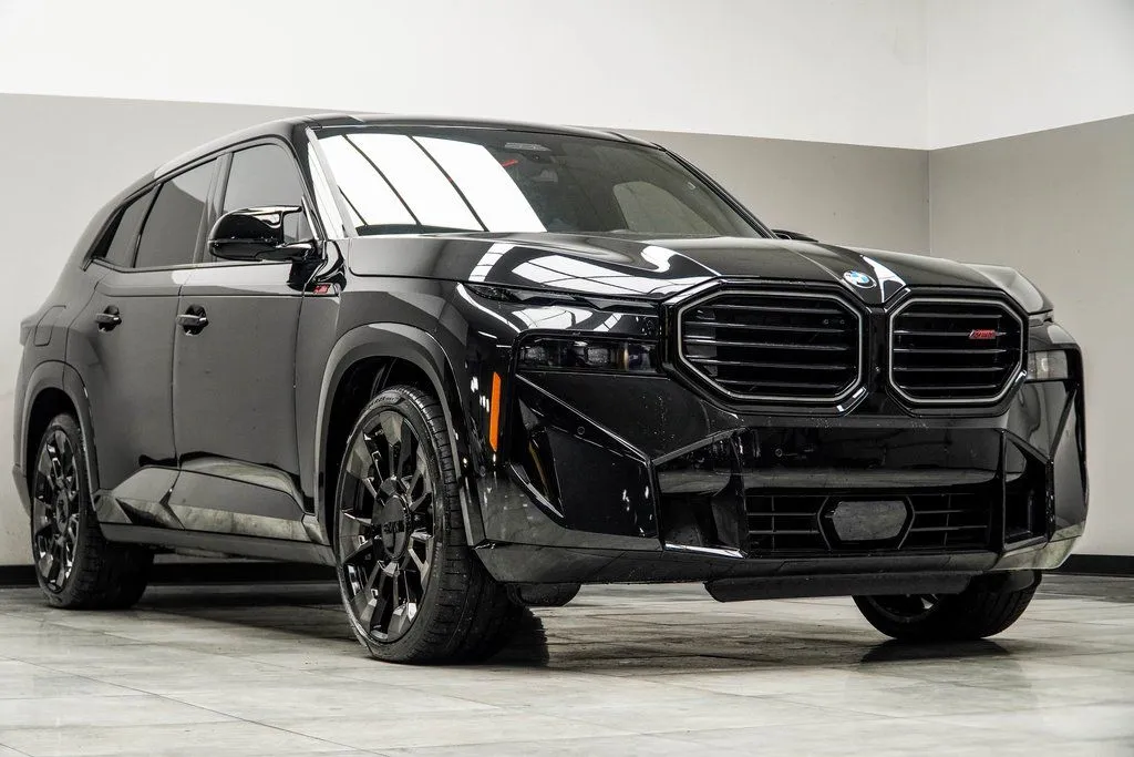2026 BMW XM Base - Photo 8