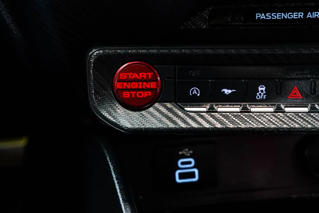 2024 Ford Mustang EcoBoost Premium - Photo 27