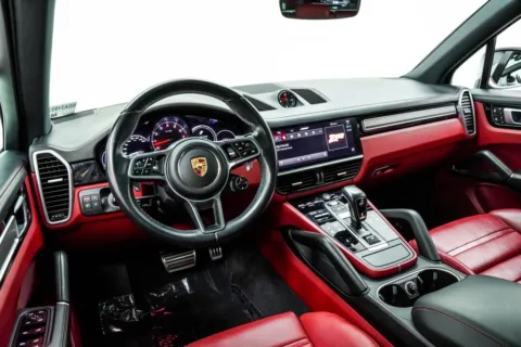 More photos of 2022 Porsche Cayenne S Platinum Edition at Grand Motorcars Marietta, GA