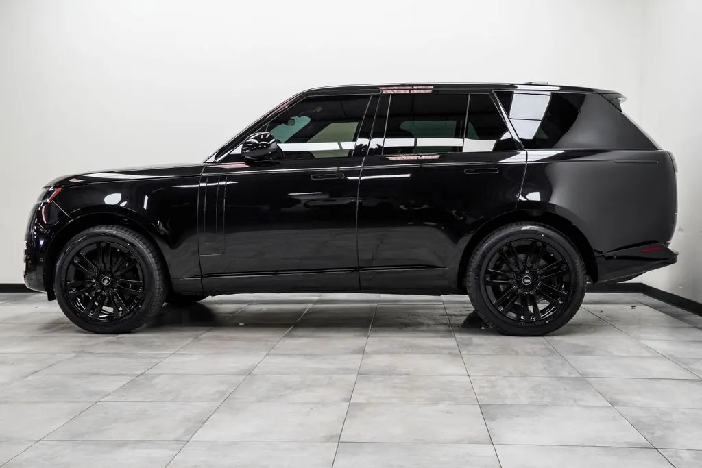 2024 Land Rover Range Rover SE - Photo 10