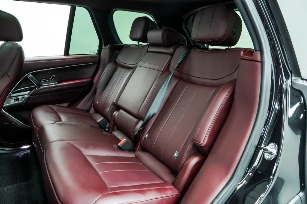 2024 Land Rover Range Rover SE - Photo 18