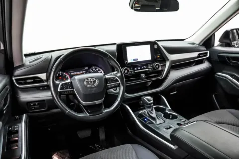 More photos of 2025 Toyota Highlander LE at Grand Motorcars Marietta, GA