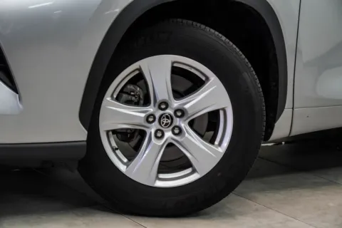 More photos of 2025 Toyota Highlander LE at Grand Motorcars Marietta, GA