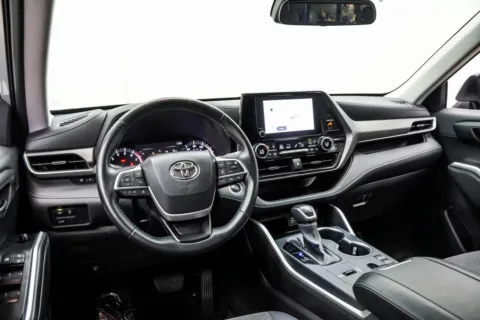 More photos of 2025 Toyota Highlander LE at Grand Motorcars Marietta, GA