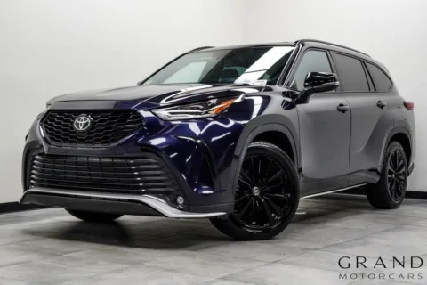 Blue 2023 Toyota Highlander XSE for sale in Marietta, GA