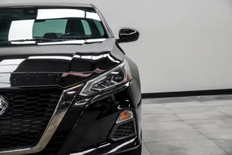 More photos of 2022 Nissan Altima 2.5 SR at Grand Motorcars Marietta, GA