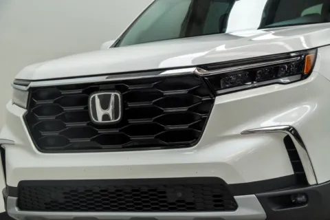 Photos of 2025 Honda Pilot Touring for sale in Marietta, GA at Grand Motorcars Marietta