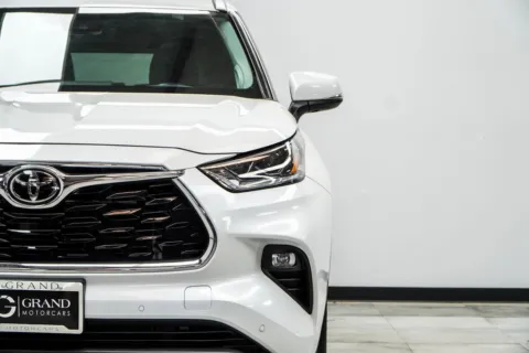 More photos of 2022 Toyota Highlander Limited at Grand Motorcars Marietta, GA