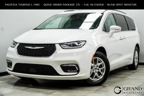 White 2022 Chrysler Pacifica Touring L for sale in Marietta, GA