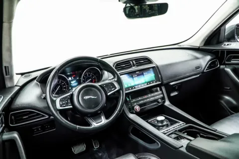 More photos of 2019 Jaguar F-PACE 30t Prestige at Grand Motorcars Marietta, GA