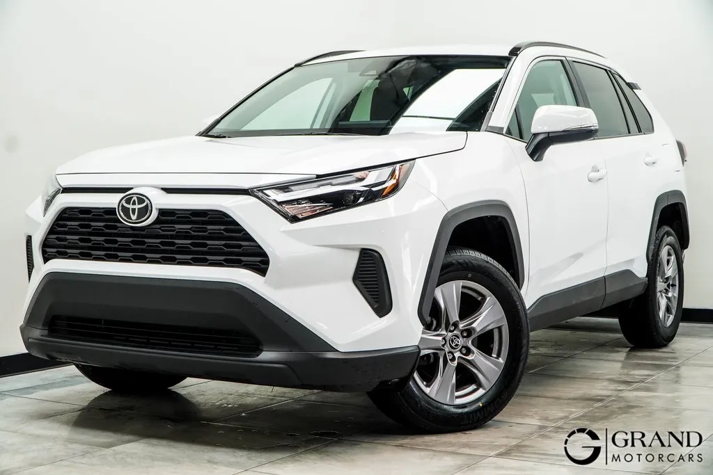 White 2024 Toyota RAV4 XLE for sale in Marietta, GA