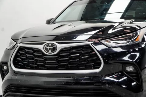 Photos of 2022 Toyota Highlander XLE for sale in Marietta, GA at Grand Motorcars Marietta