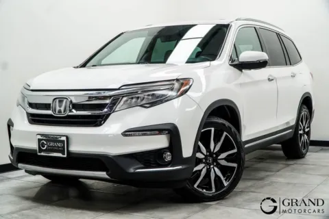 White 2019 Honda Pilot Touring for sale in Marietta, GA