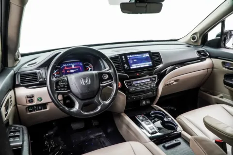 More photos of 2019 Honda Pilot Touring at Grand Motorcars Marietta, GA