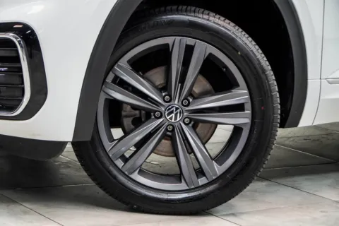 Another view of 2021 Volkswagen Atlas 3.6L V6 SE w/Technology R-Line for sale in Marietta, GA at Grand Motorcars Marietta