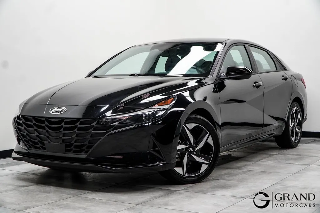 Black 2023 Hyundai Elantra SEL for sale in Marietta, GA