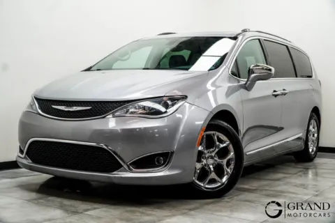Silver 2018 Chrysler Pacifica Limited for sale in Marietta, GA