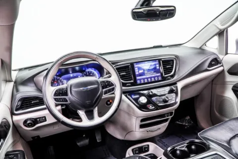 More photos of 2018 Chrysler Pacifica Limited at Grand Motorcars Marietta, GA