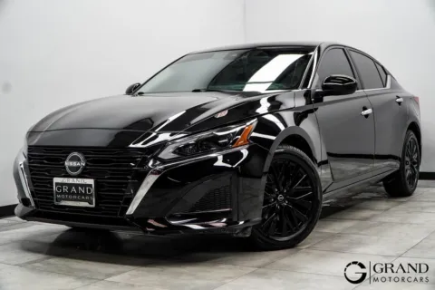 Black 2023 Nissan Altima 2.5 SV for sale in Marietta, GA