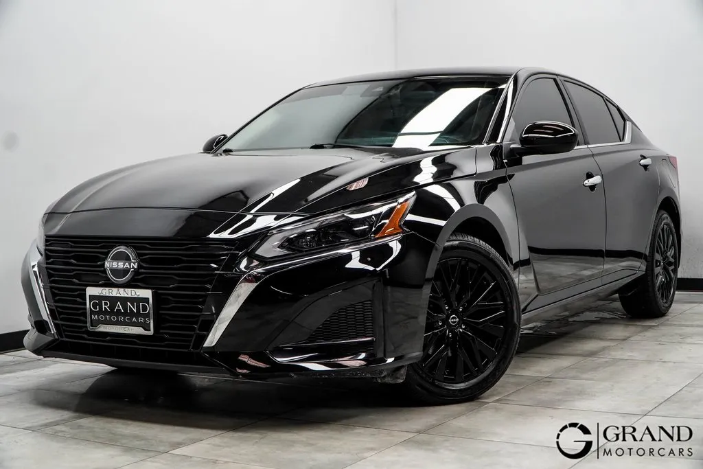 Black 2023 Nissan Altima 2.5 SV for sale in Marietta, GA