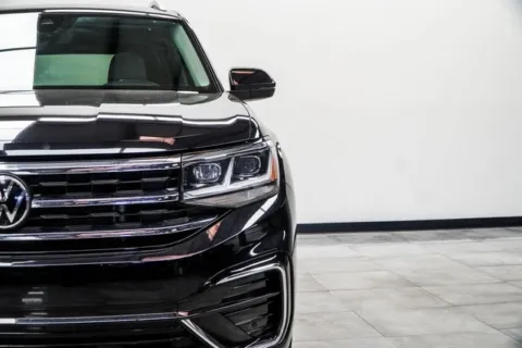 More photos of 2022 Volkswagen Atlas 3.6L V6 SEL R-Line at Grand Motorcars Marietta, GA