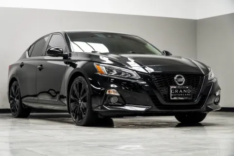 More photos of 2022 Nissan Altima 2.5 SR at Grand Motorcars Kennesaw, GA