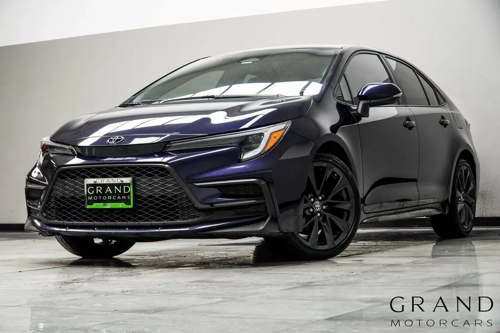 Gray 2023 Toyota Corolla SE for sale in Kennesaw, GA