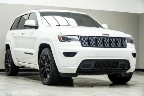More photos of 2019 Jeep Grand Cherokee Altitude at Grand Motorcars Kennesaw, GA