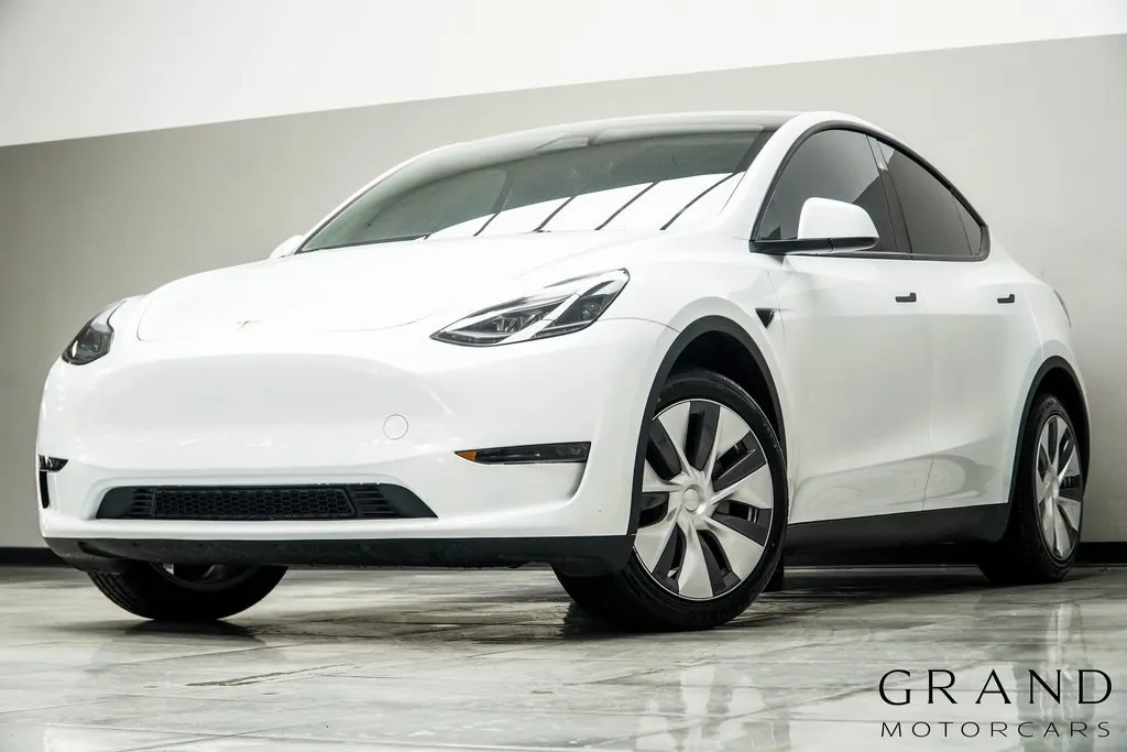 White 2024 Tesla Model Y Long Range for sale in Kennesaw, GA