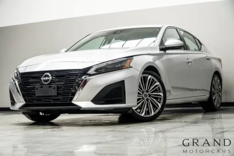 Silver 2023 Nissan Altima 2.5 SL for sale in Kennesaw, GA