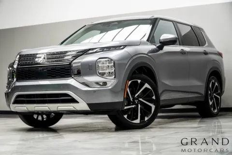 Gray 2024 Mitsubishi Outlander SE for sale in Kennesaw, GA