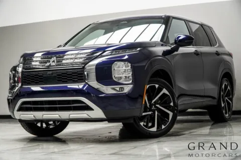 Silver 2024 Mitsubishi Outlander SE for sale in Kennesaw, GA