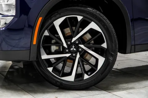 Another view of 2024 Mitsubishi Outlander SE for sale in Kennesaw, GA at Grand Motorcars Kennesaw