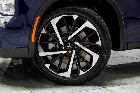 Another view of 2024 Mitsubishi Outlander SE for sale in Kennesaw, GA at Grand Motorcars Kennesaw