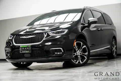 Black 2022 Chrysler Pacifica Pinnacle for sale in Kennesaw, GA