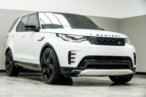 More photos of 2024 Land Rover Discovery Dynamic SE at Grand Motorcars Kennesaw, GA