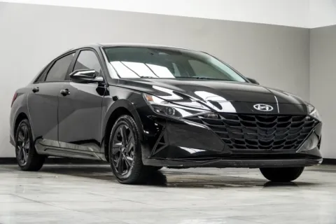 More photos of 2023 Hyundai Elantra SEL at Grand Motorcars Kennesaw, GA