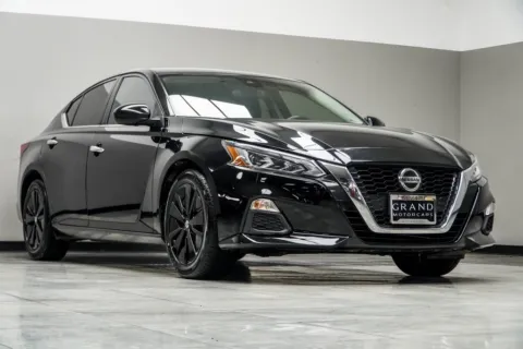 More photos of 2022 Nissan Altima 2.5 SV at Grand Motorcars Kennesaw, GA