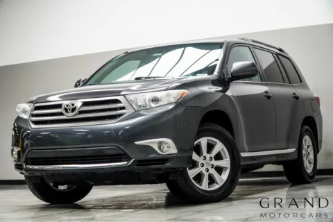 Gray 2013 Toyota Highlander SE for sale in Kennesaw, GA