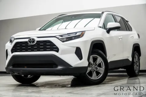 White 2024 Toyota RAV4 XLE for sale in Kennesaw, GA