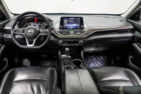 More photos of 2022 Nissan Altima 2.5 SL at Grand Motorcars Kennesaw, GA
