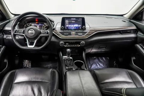 More photos of 2022 Nissan Altima 2.5 SL at Grand Motorcars Kennesaw, GA