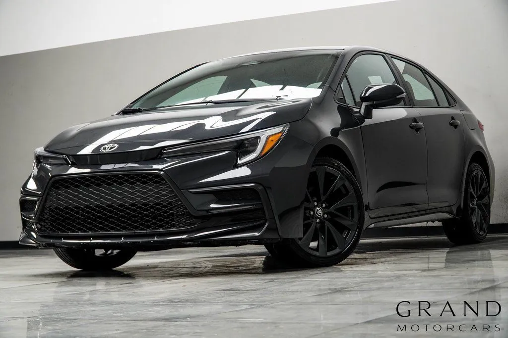 Gray 2023 Toyota Corolla SE for sale in Kennesaw, GA