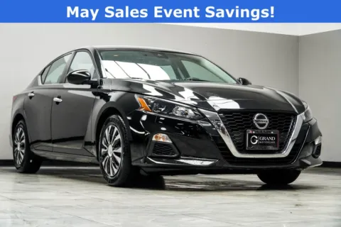 More photos of 2022 Nissan Altima 2.5 S at Grand Motorcars Kennesaw, GA