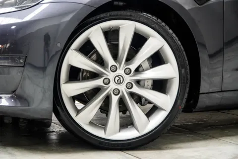 More photos of 2021 Tesla Model 3 Standard Range Plus at Grand Motorcars Kennesaw, GA