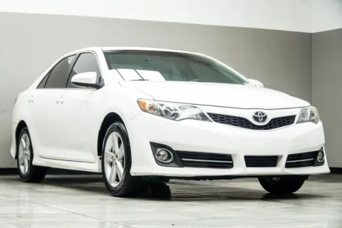 More photos of 2014 Toyota Camry SE at Grand Motorcars Kennesaw, GA